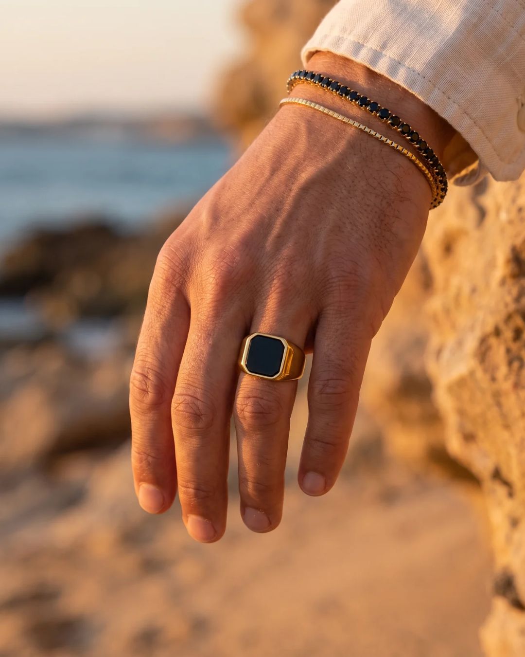 Black Onyx Signet Ring | Gold 2