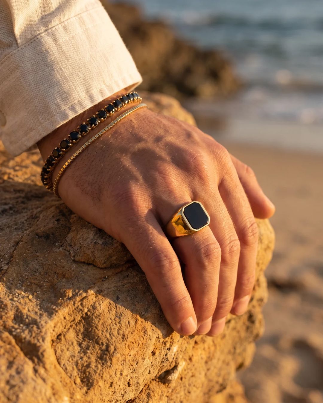 Black Onyx Signet Ring | Gold 6