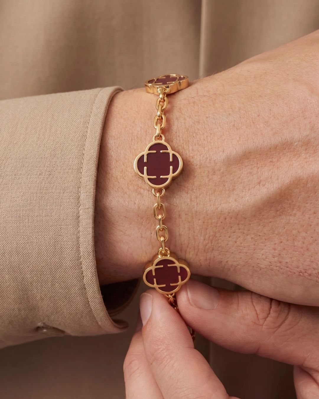 Charm Bracelet Burgundy I Gold 5