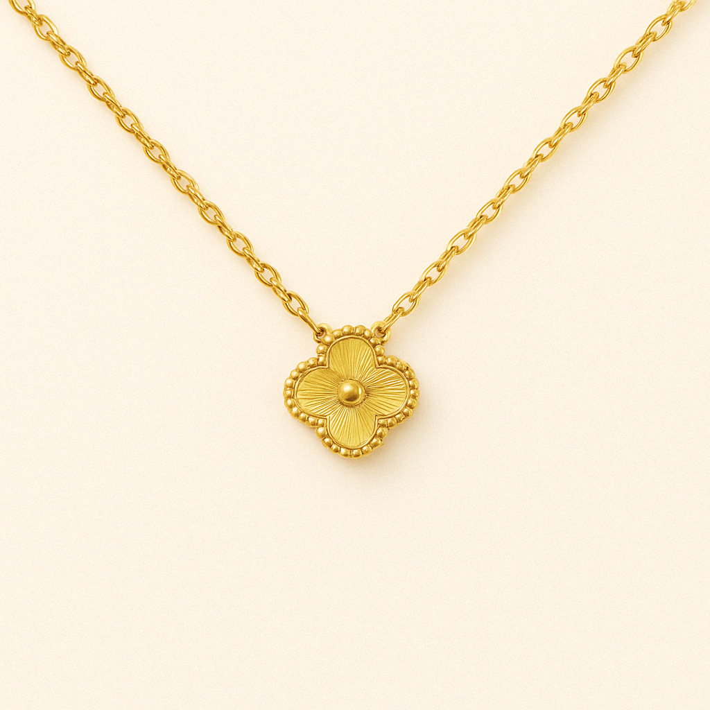 The Clover Necklace 1