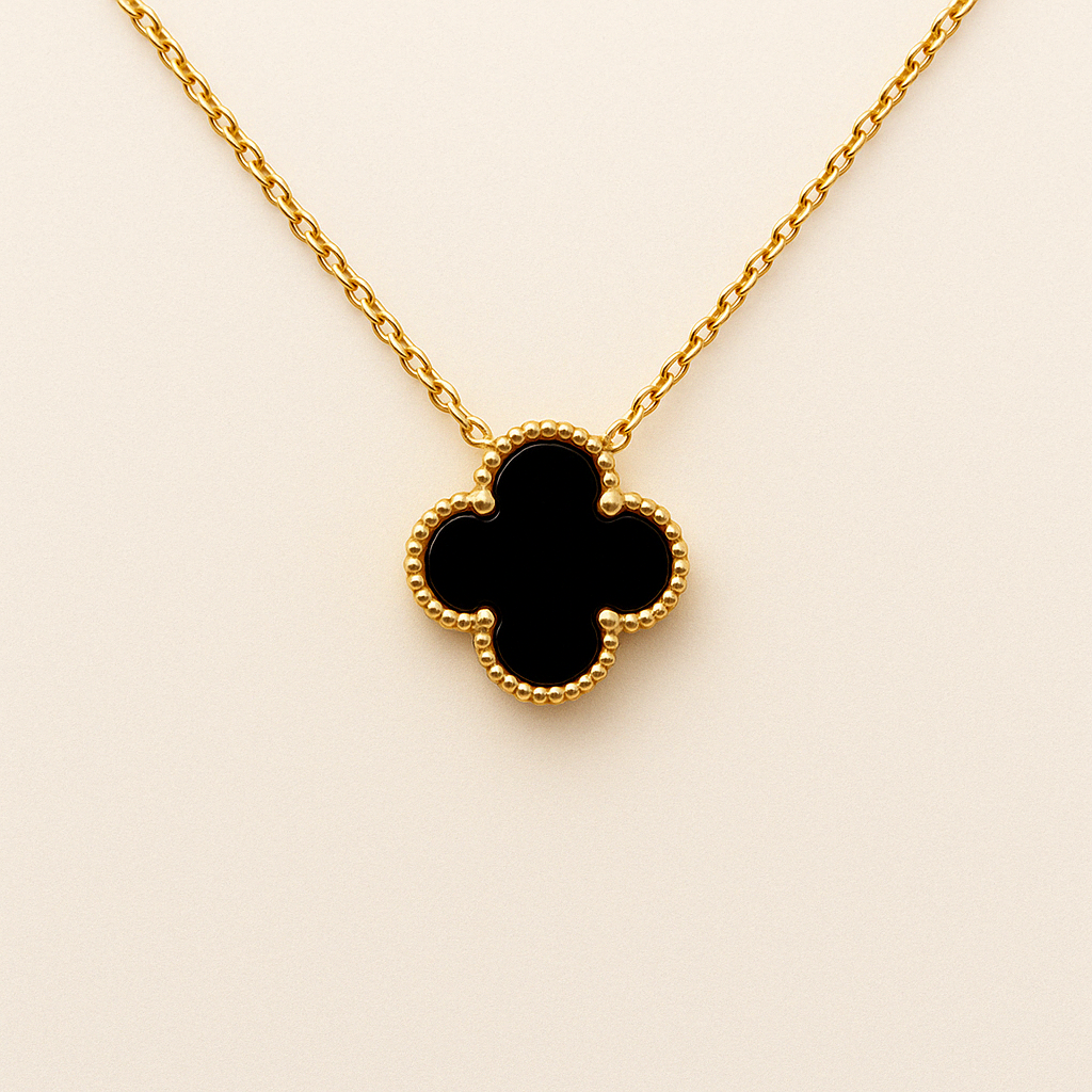 The Clover Necklace 7