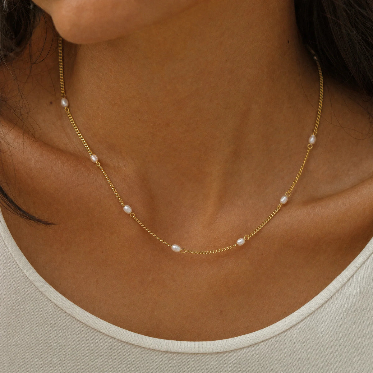Dainty Gold Pearl Choker 1