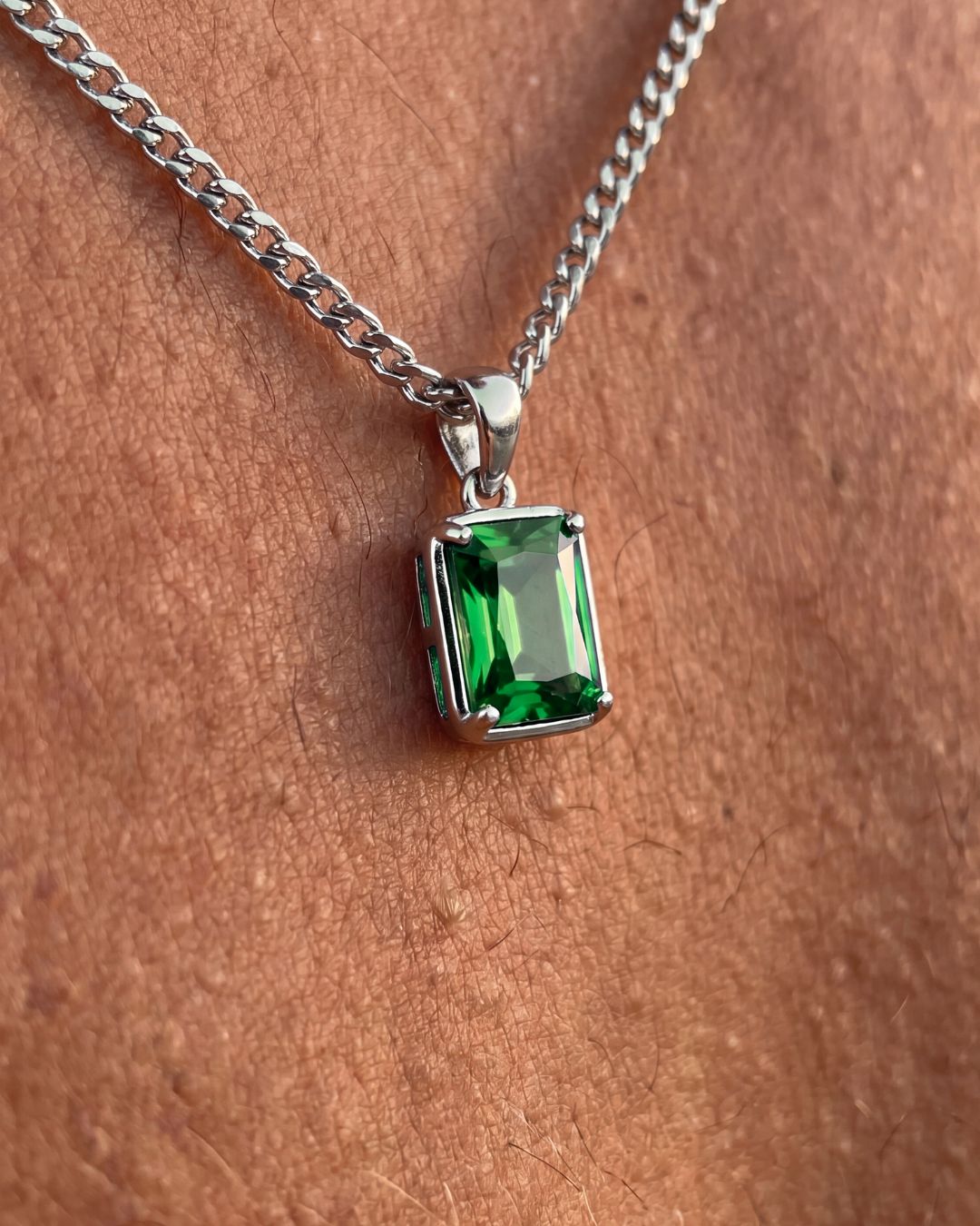 Emerald Pendant Necklace | 1 Carat 10