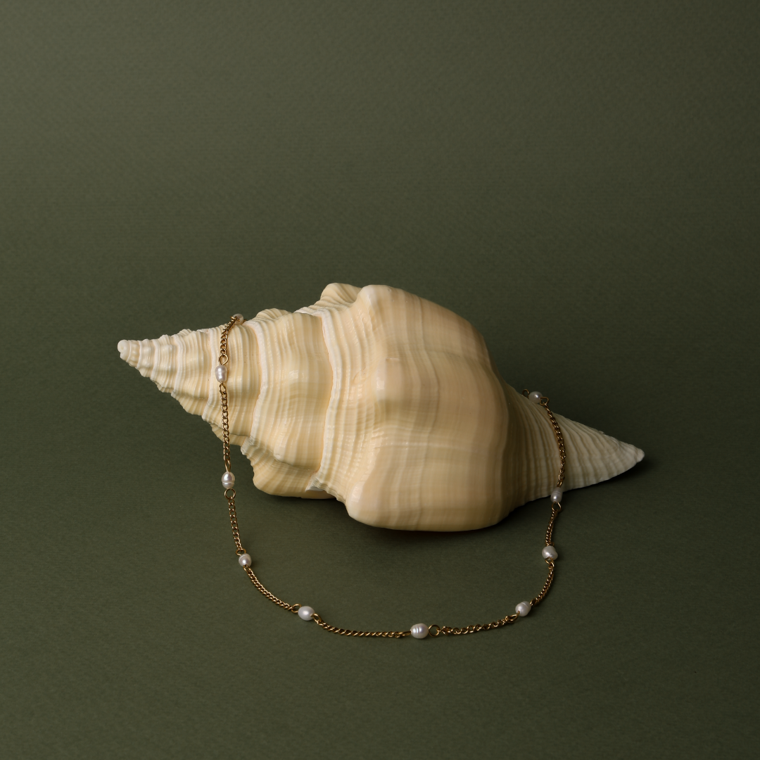 Dainty Gold Pearl Choker 5