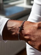 Eterna Cross Bracelet | Platinum 8