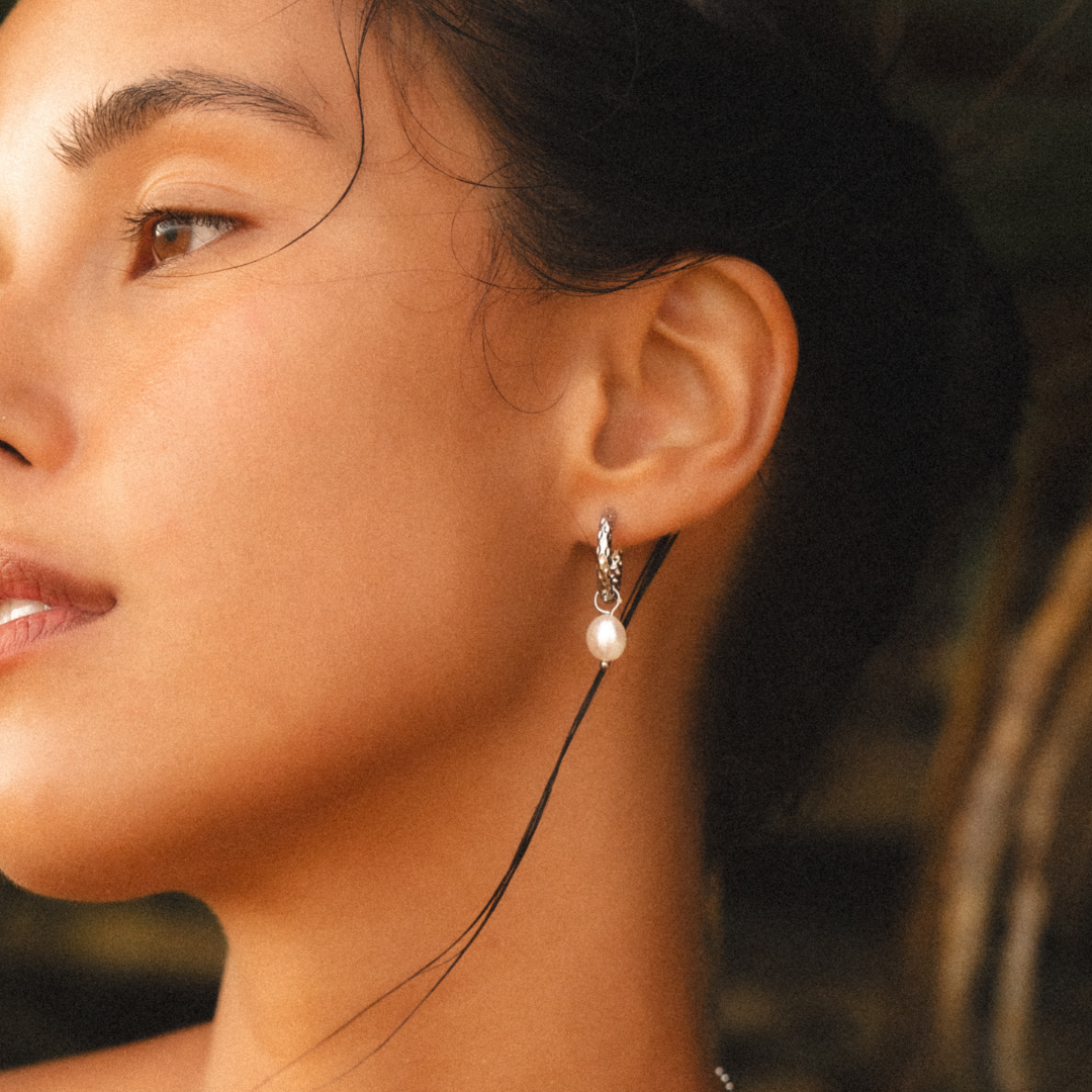 Hammered Pearl Hoop Earrings 4