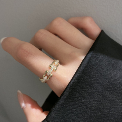 Chloe Wave Ring 4