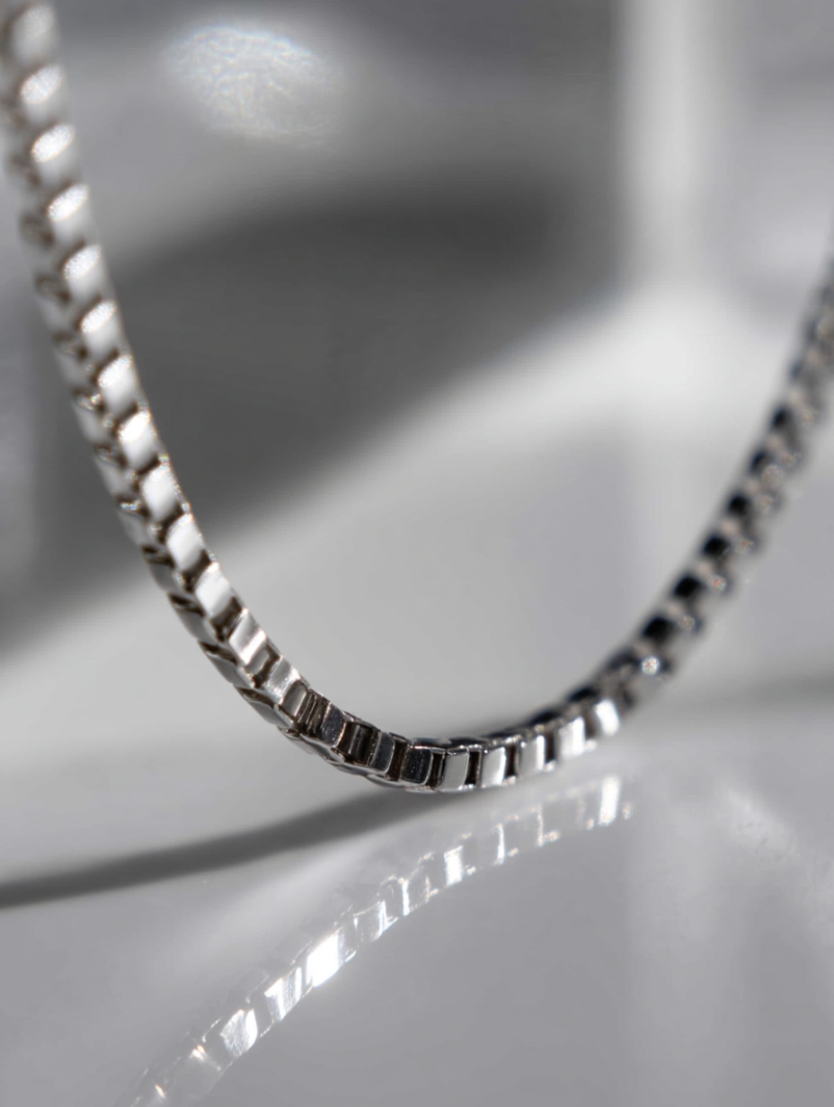 Box Necklace | Platinum 4
