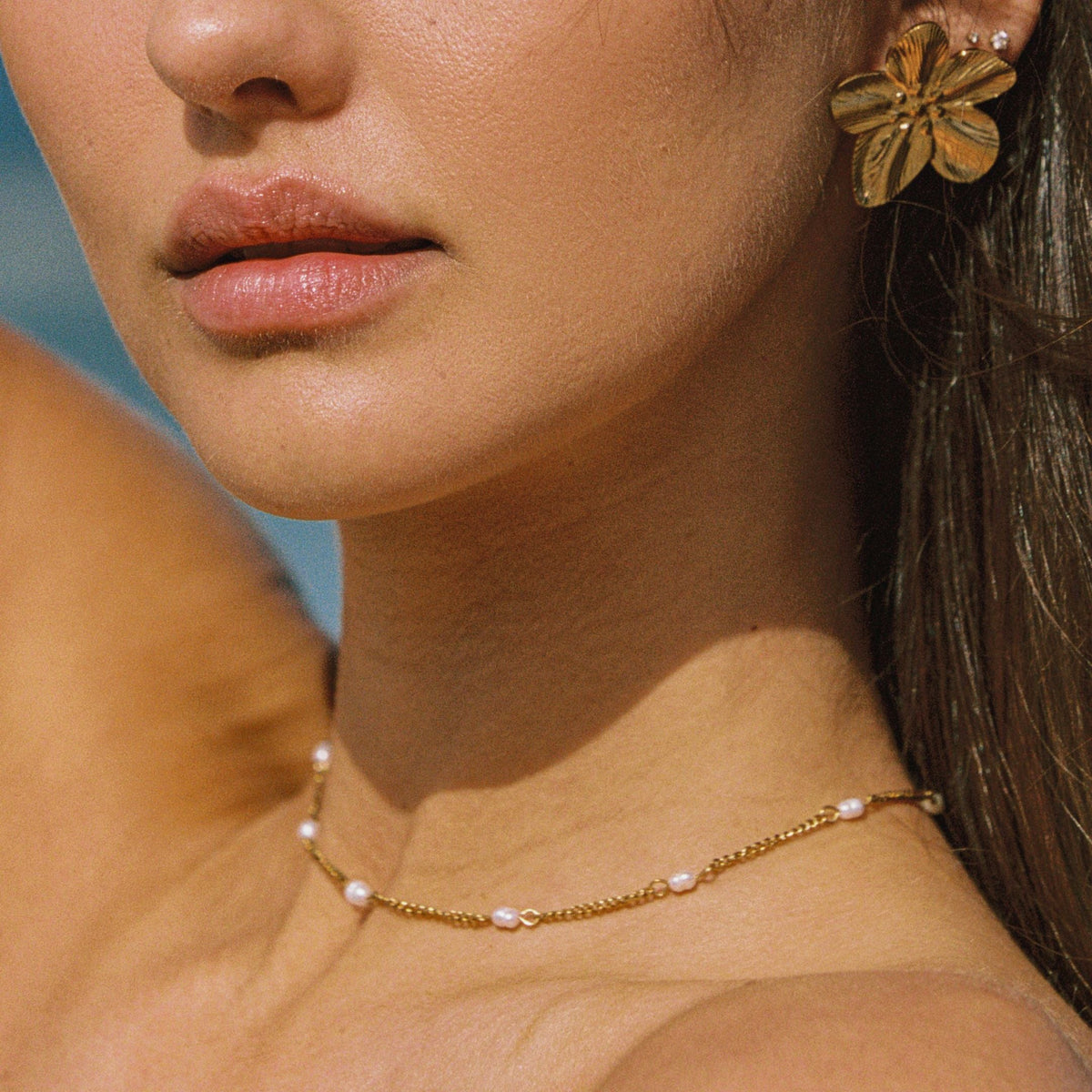 Dainty Gold Pearl Choker 8
