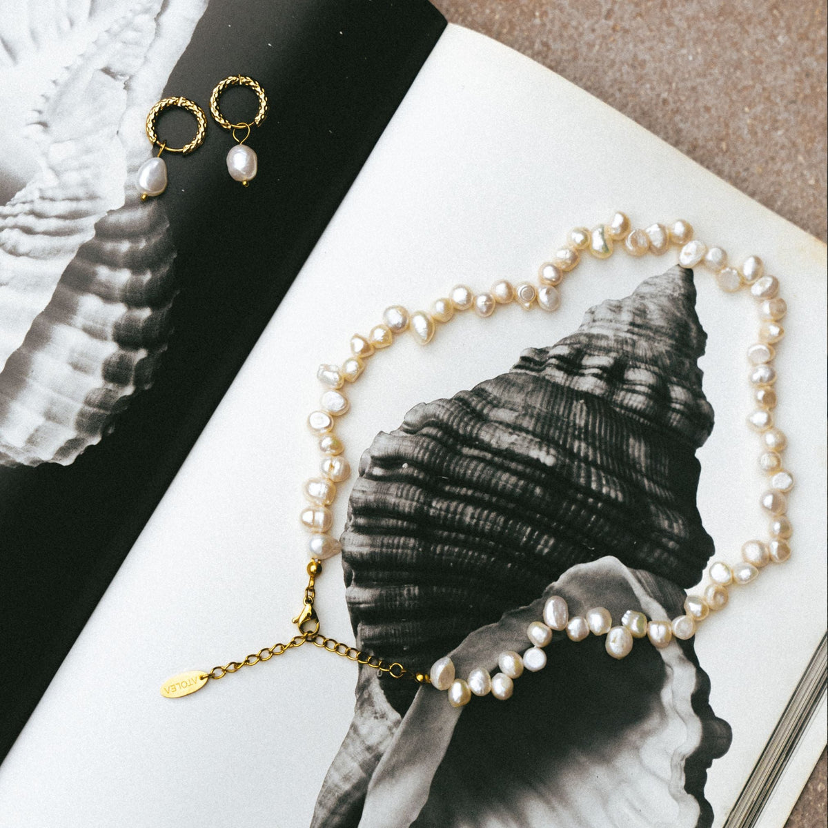 Hammered Pearl Hoop Earrings 9