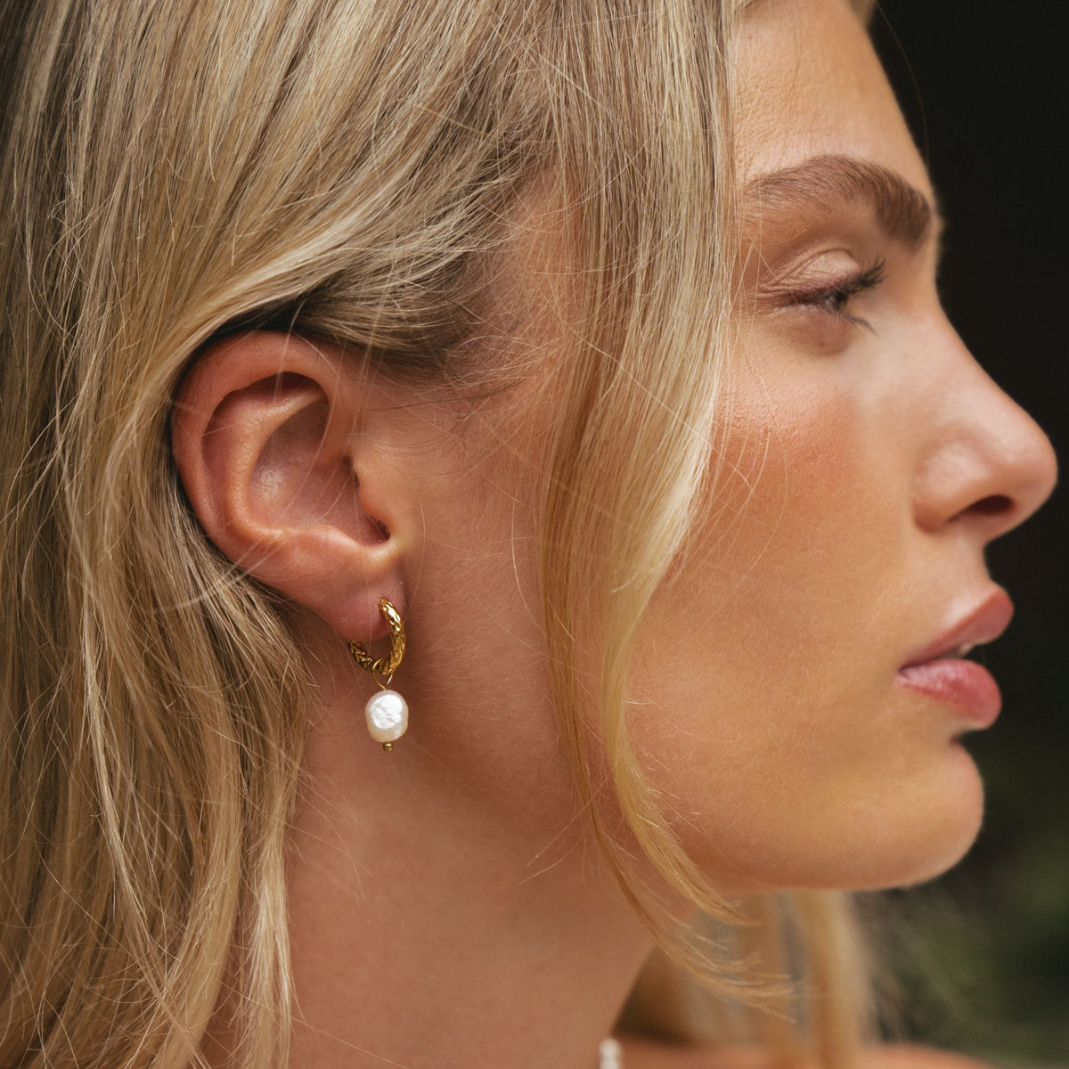Hammered Pearl Hoop Earrings 12