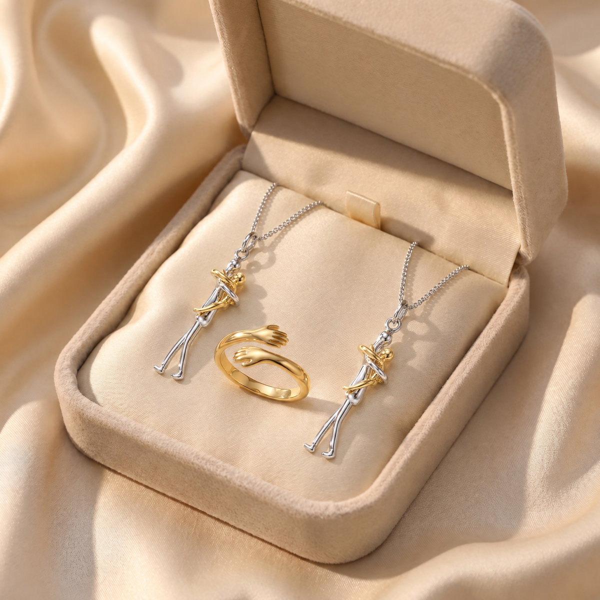 The Family Matching Set (2x Embrace Necklace + Gold Ring) 9