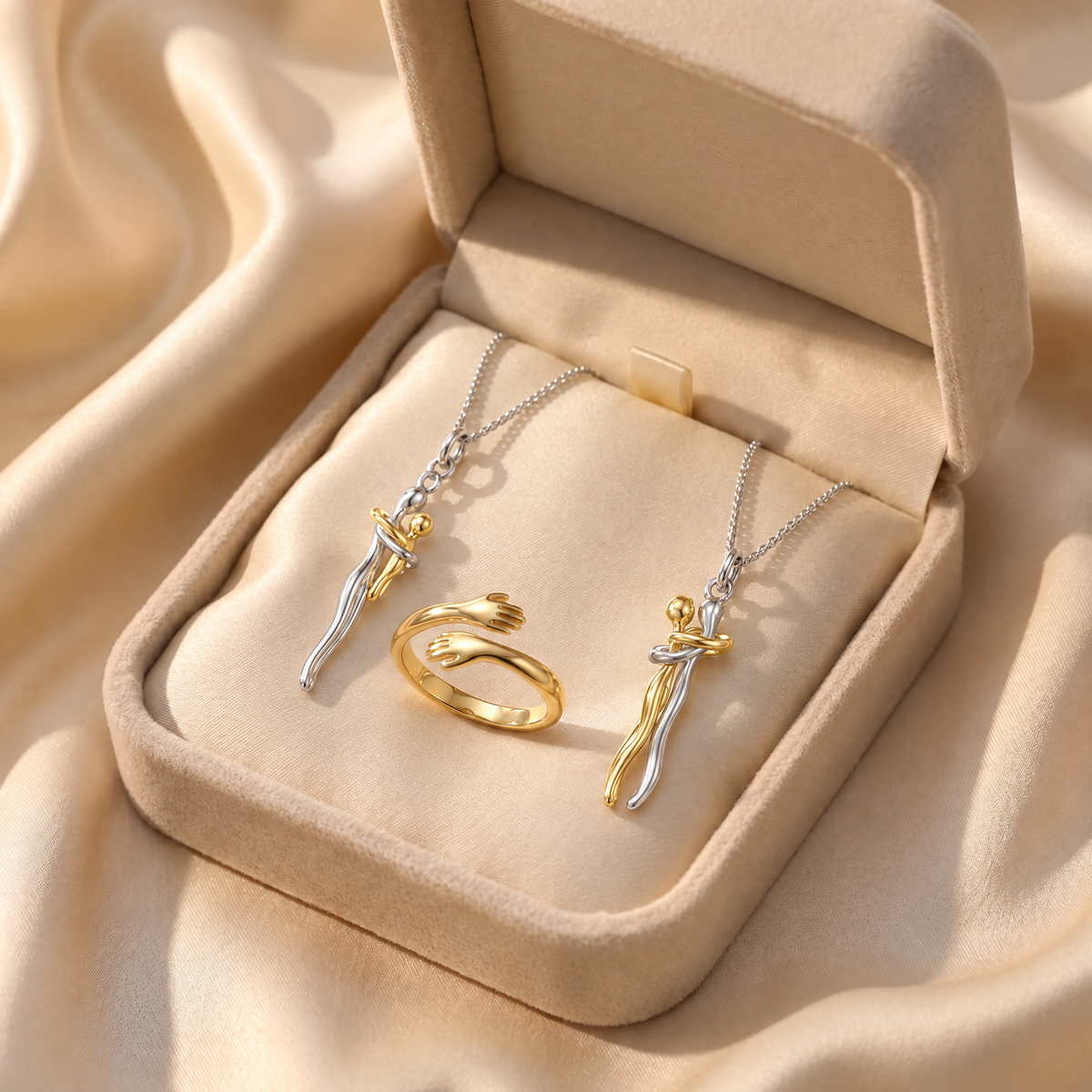 The Family Matching Set (2x Embrace Necklace + Gold Ring) 15