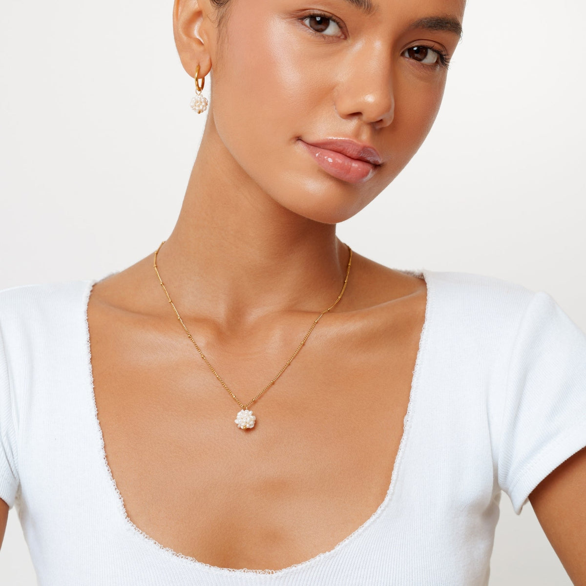 Tiny Pearls Necklace 3