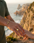 Minimal Cross Bracelet | Gold 5