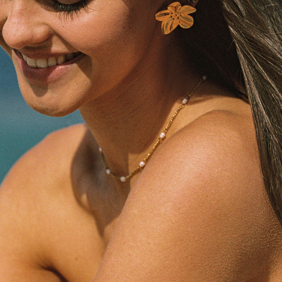 Dainty Gold Pearl Choker 9