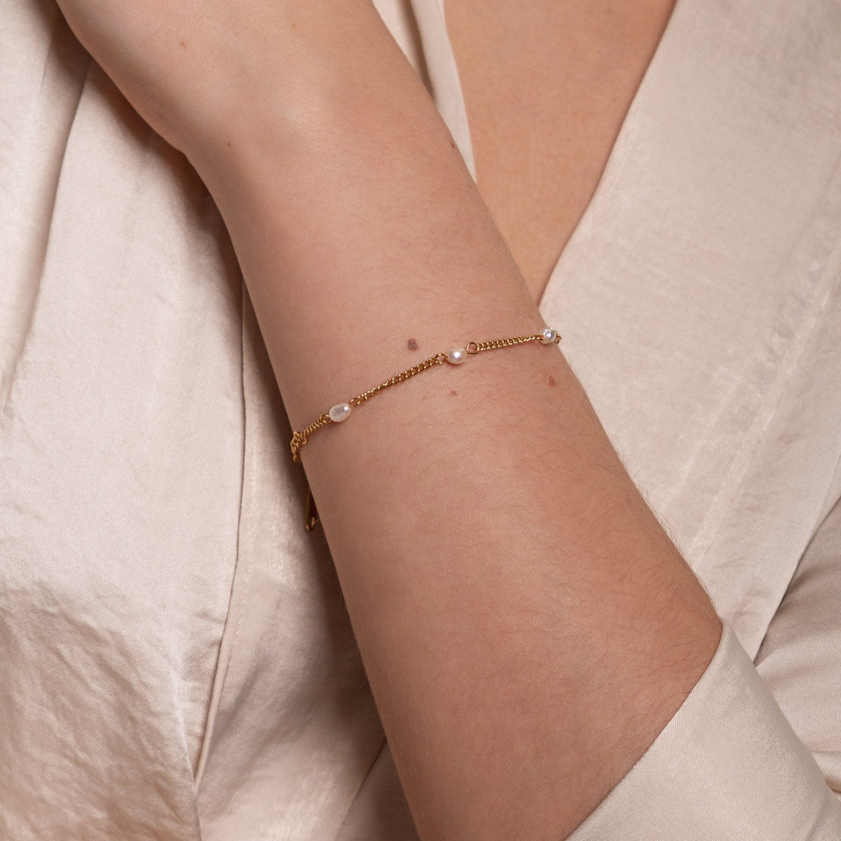 "Lovina" Freshwater Pearl Bracelet 14