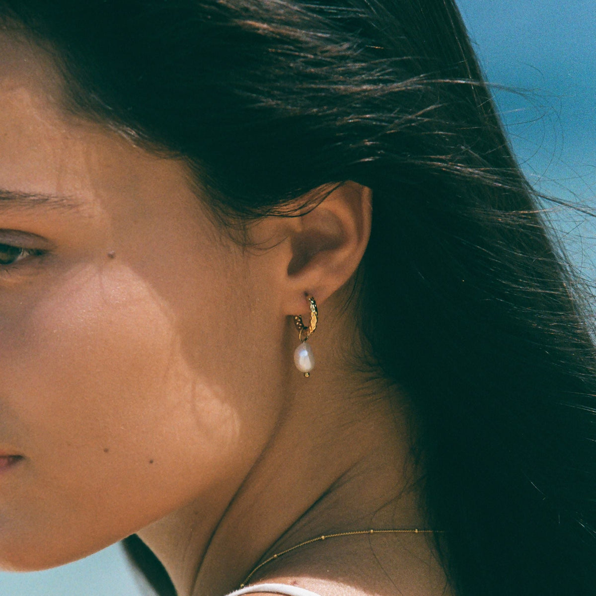 Hammered Pearl Hoop Earrings 15