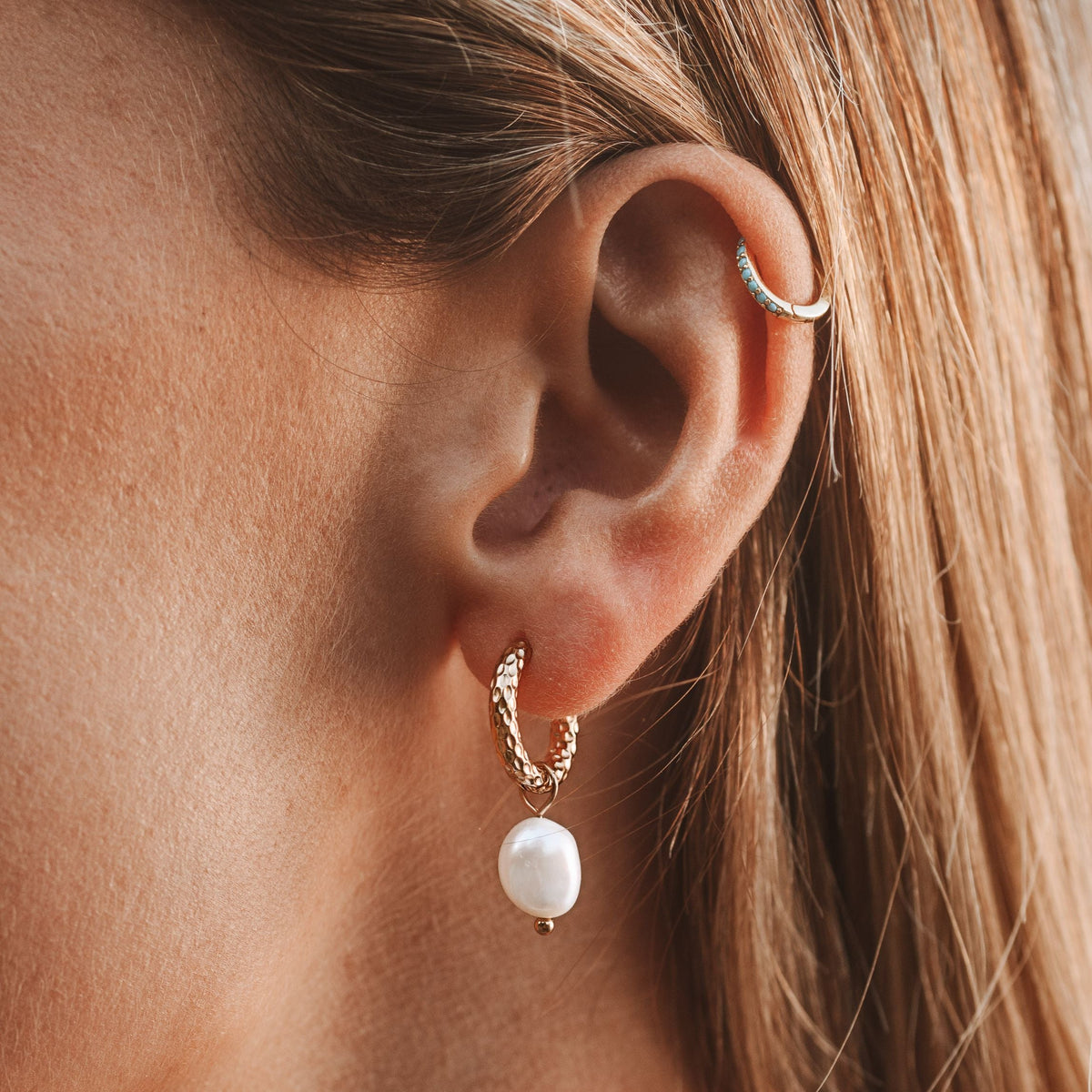 Hammered Pearl Hoop Earrings 14