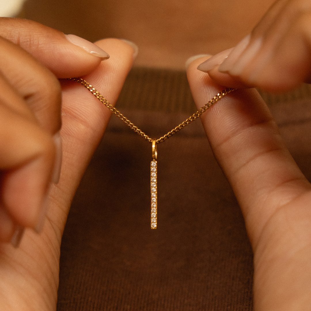 Sparkling Bar Necklace 1