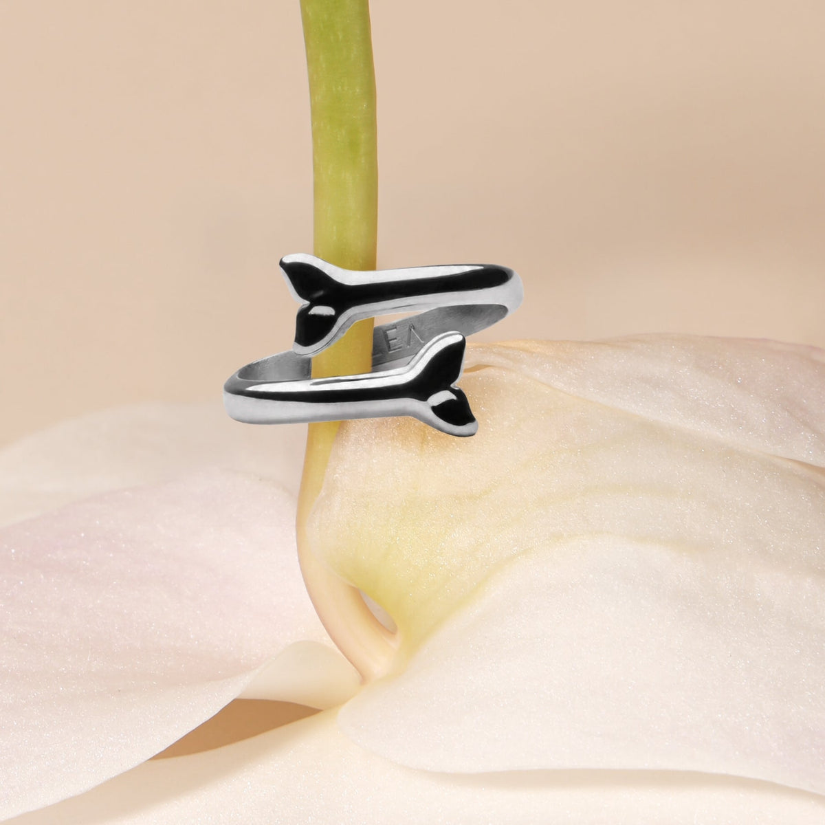 Whale Tail Ring 7