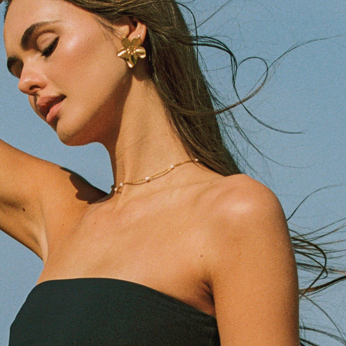 Dainty Gold Pearl Choker 7