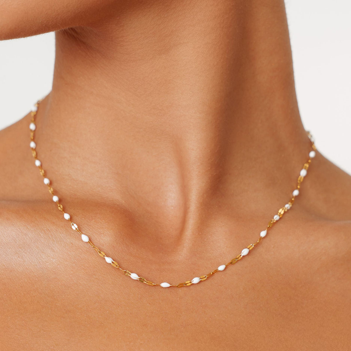 White Dainty Choker 1